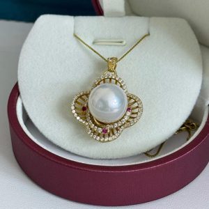 Pearl Necklace Pendant