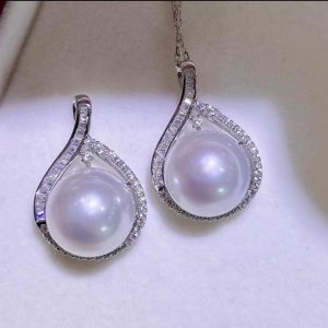 Pearl Necklace Pendant
